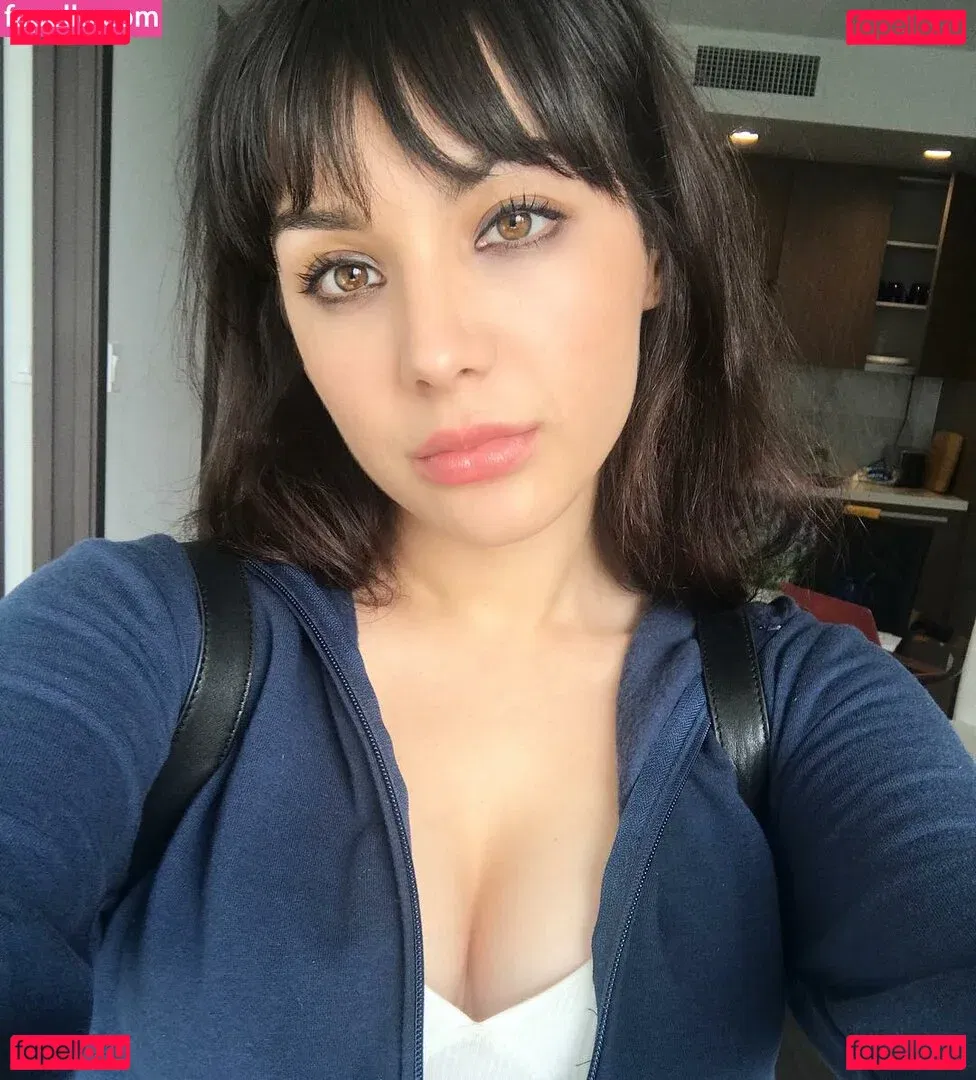 Hannah Marks Onlyfans Photo Gallery 