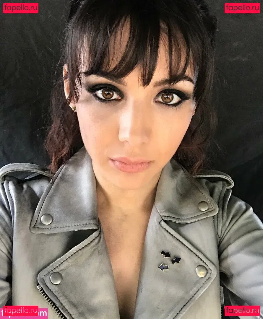 Hannah Marks Onlyfans Photo Gallery 