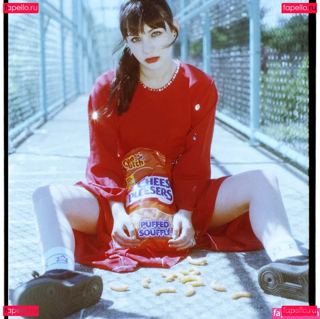 Hannah Marks Onlyfans Photo Gallery 