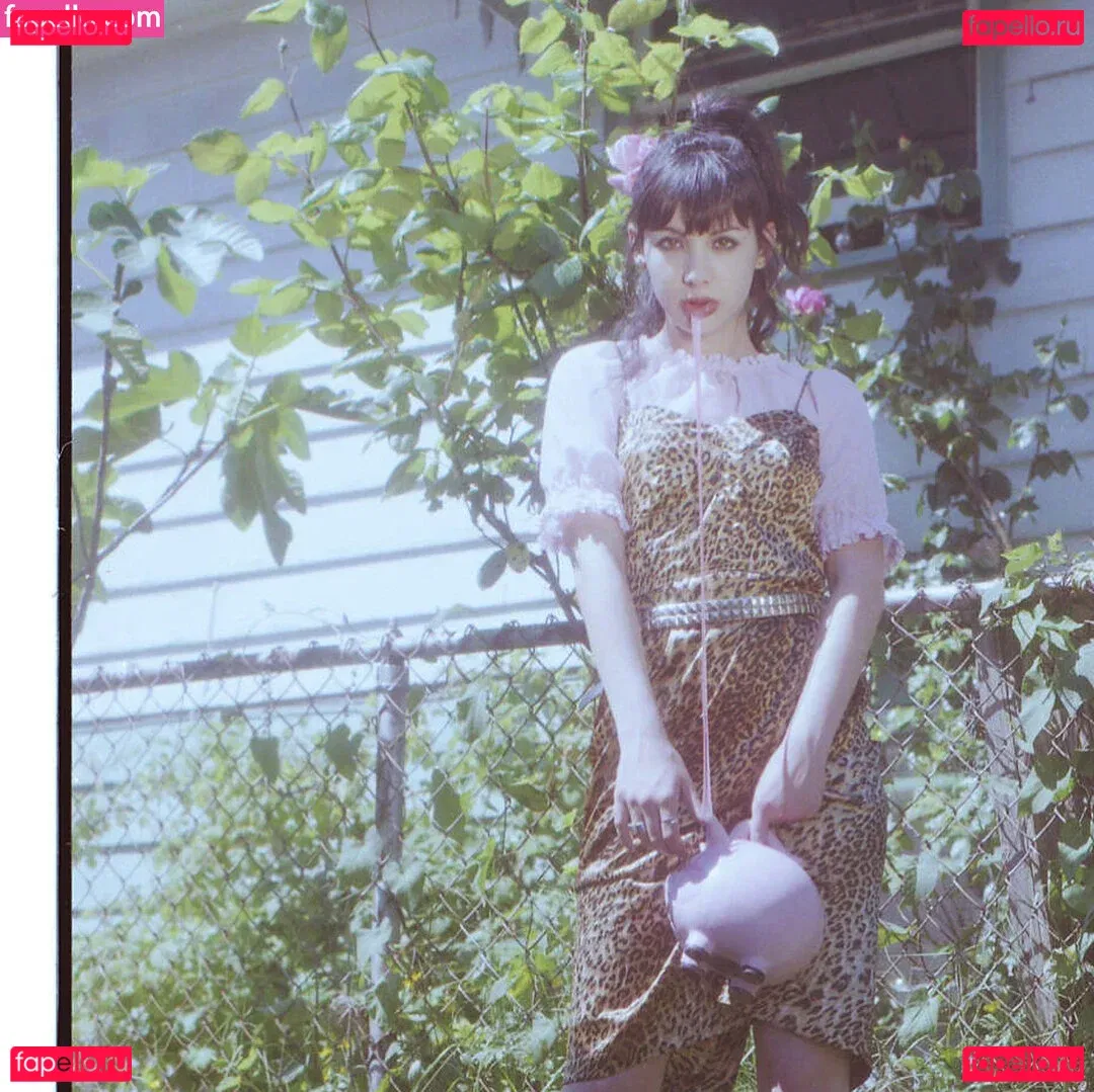 Hannah Marks Onlyfans Photo Gallery 