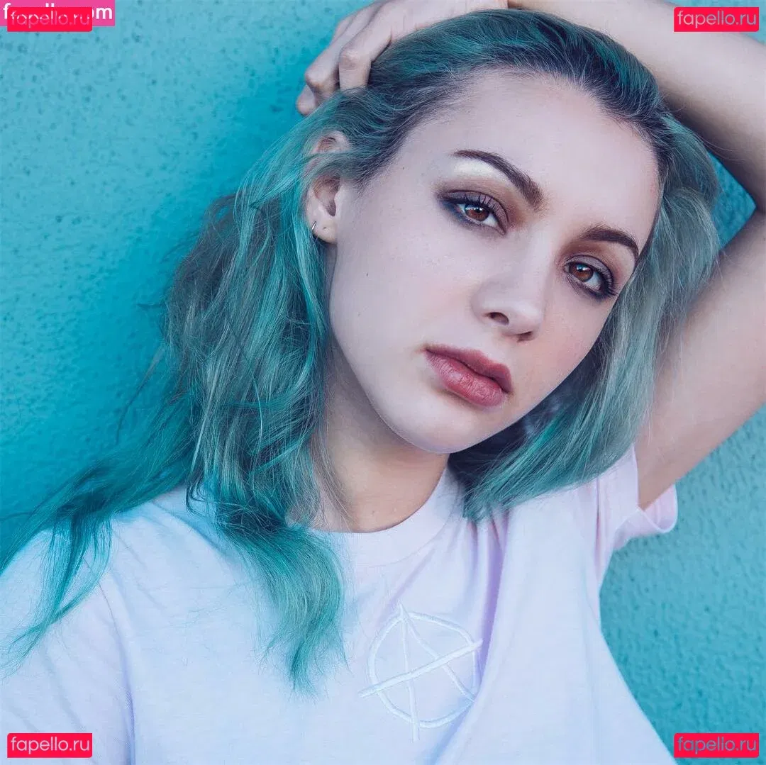 Hannah Marks Onlyfans Photo Gallery 