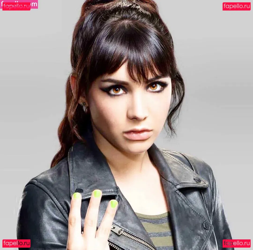 Hannah Marks Onlyfans Photo Gallery 