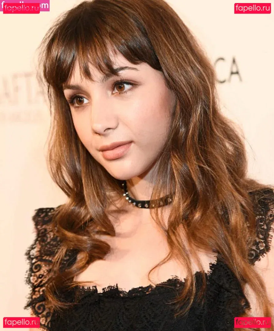 Hannah Marks Onlyfans Photo Gallery 