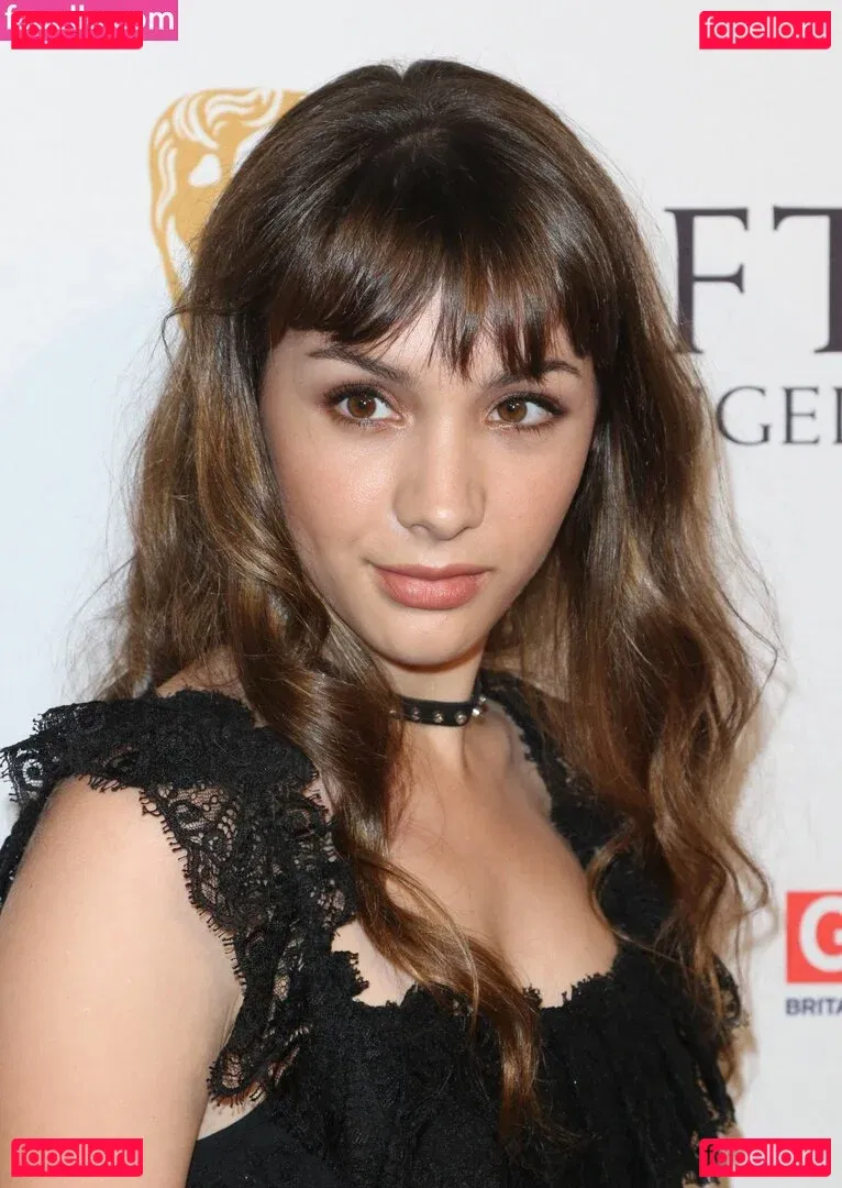 Hannah Marks Onlyfans Photo Gallery 