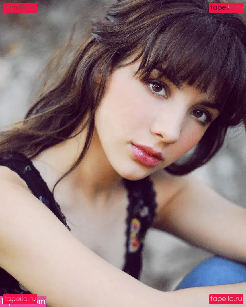 Hannah Marks Onlyfans Photo Gallery 
