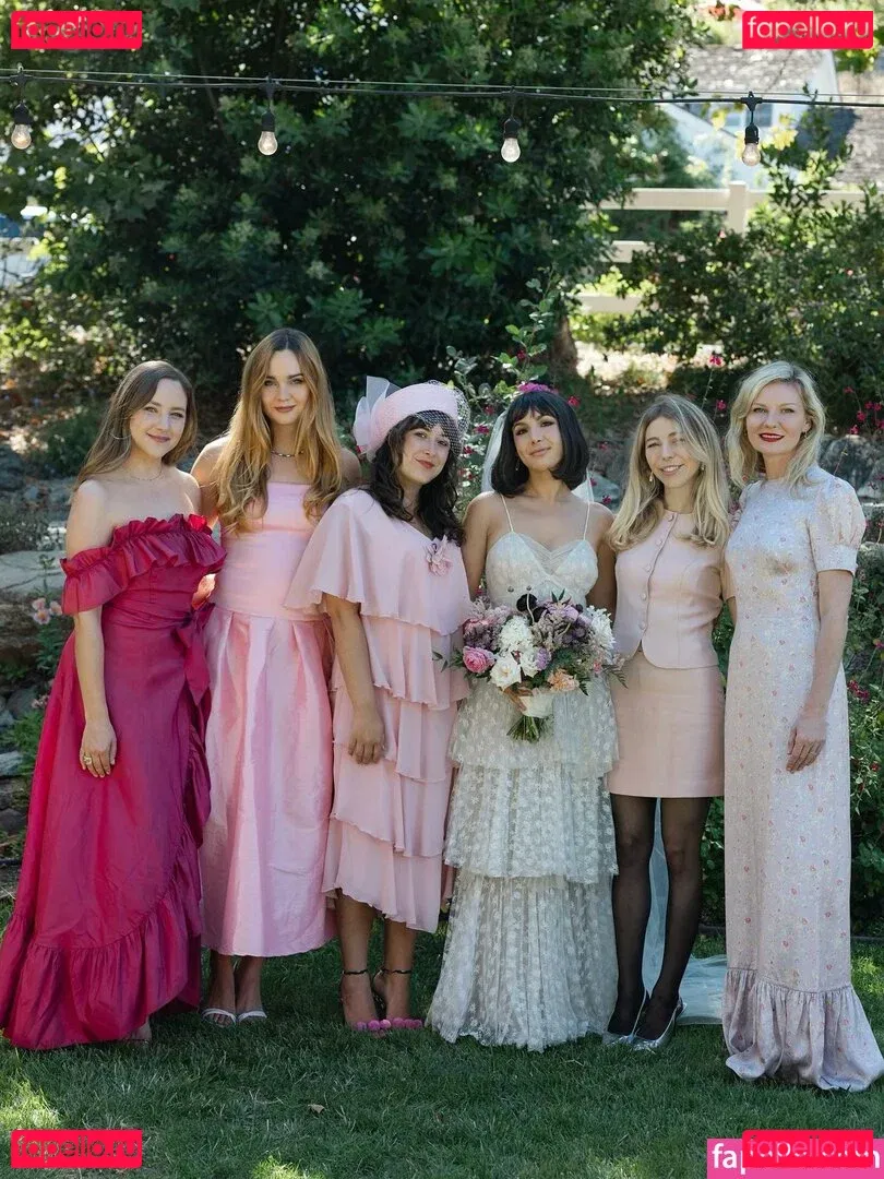 Hannah Marks Onlyfans Photo Gallery 