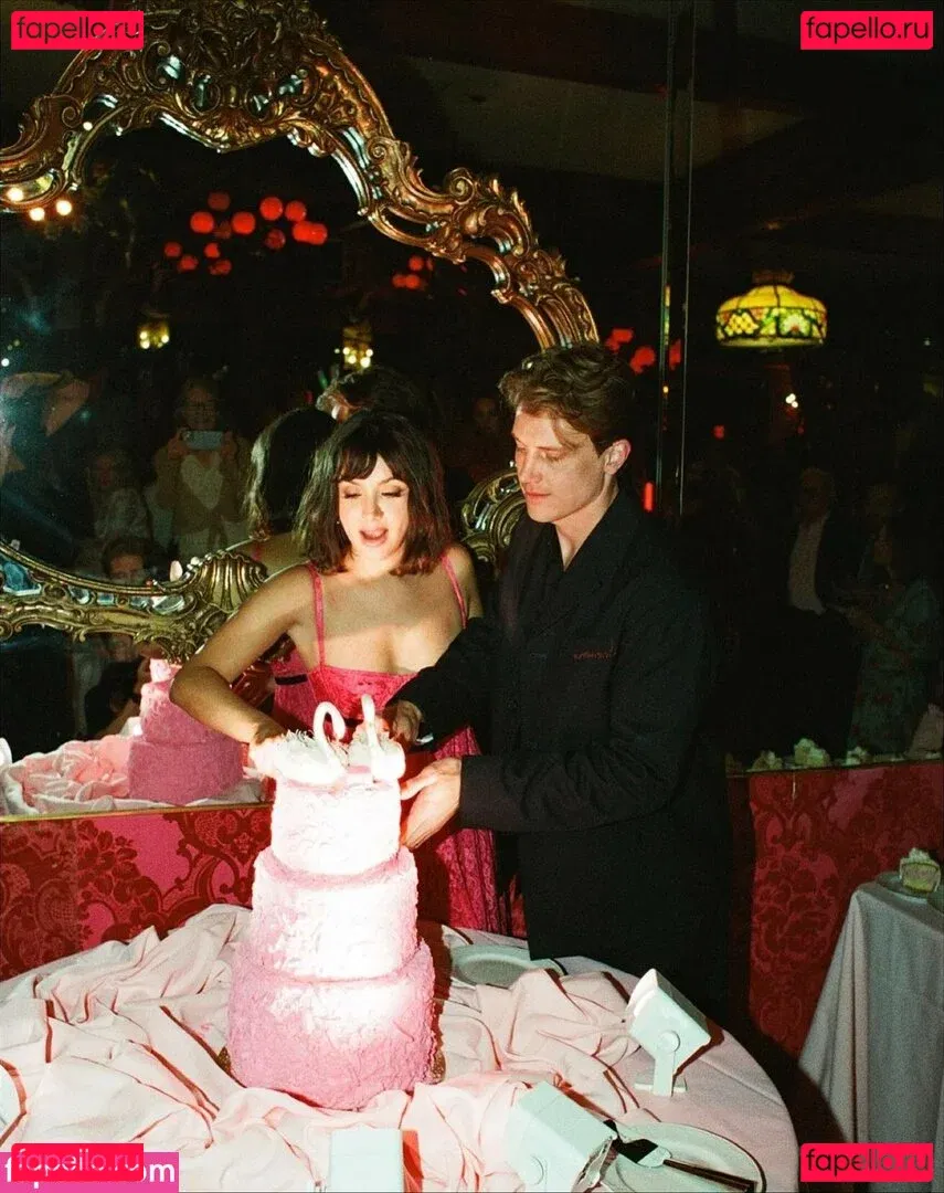 Hannah Marks Onlyfans Photo Gallery 