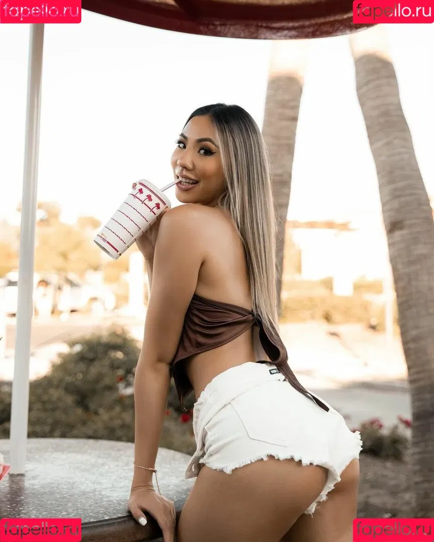 Elizaachar Onlyfans Photo Gallery 