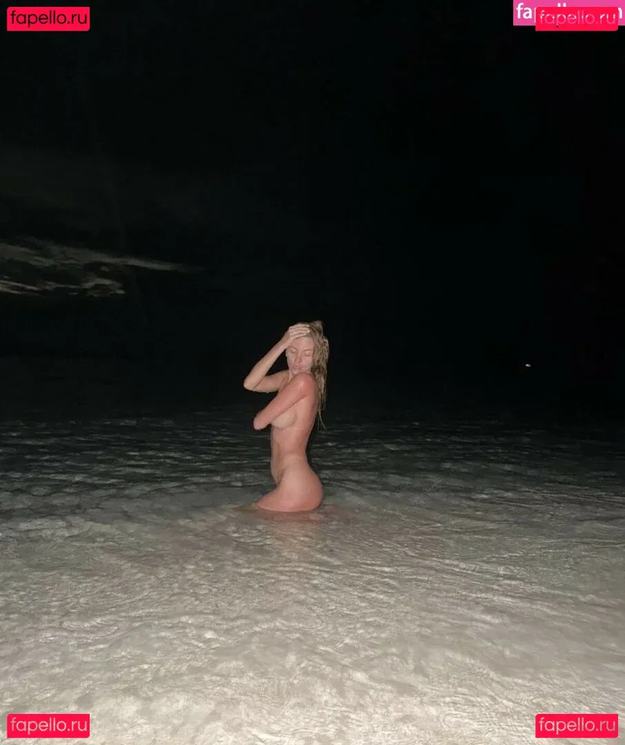 Vikos.cocos Onlyfans Photo Gallery 