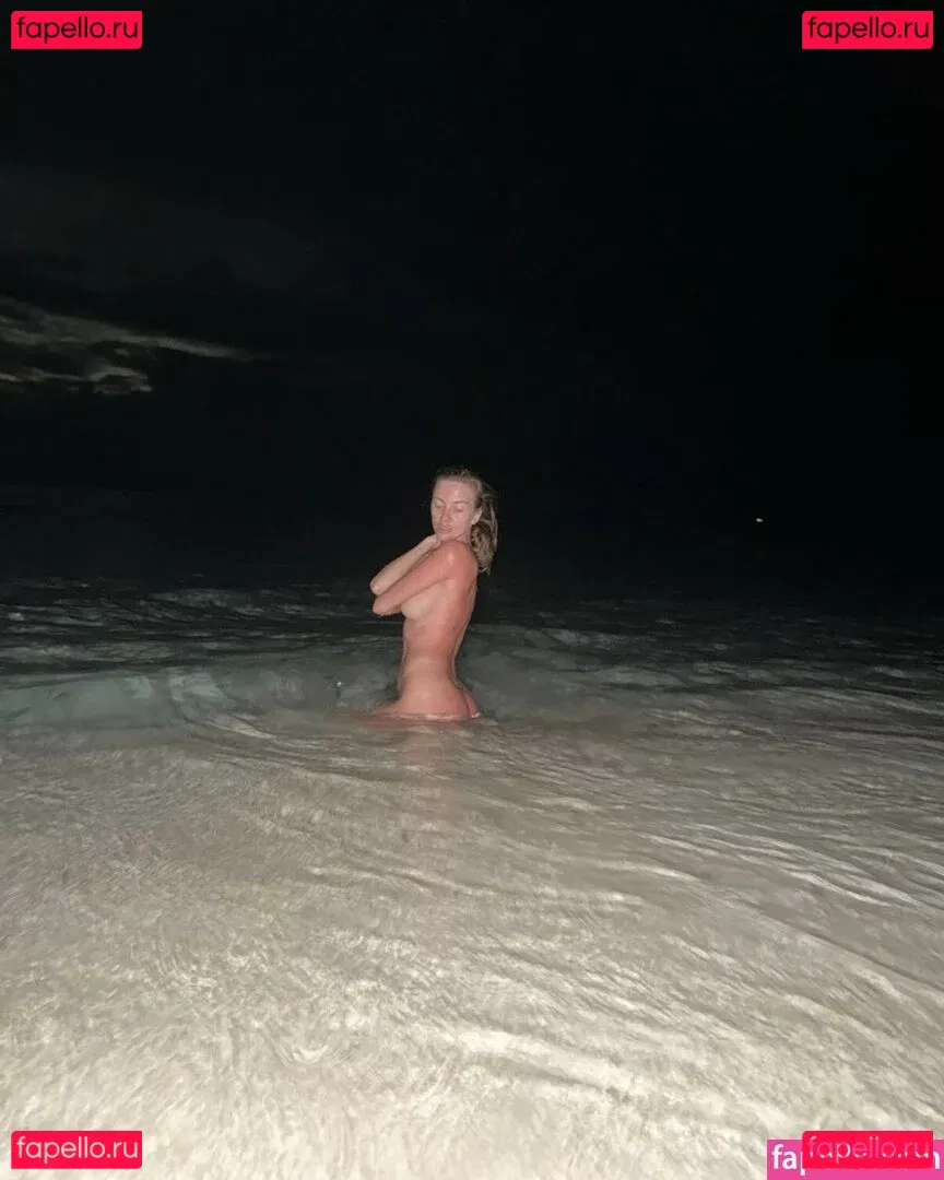 Vikos.cocos Onlyfans Photo Gallery 