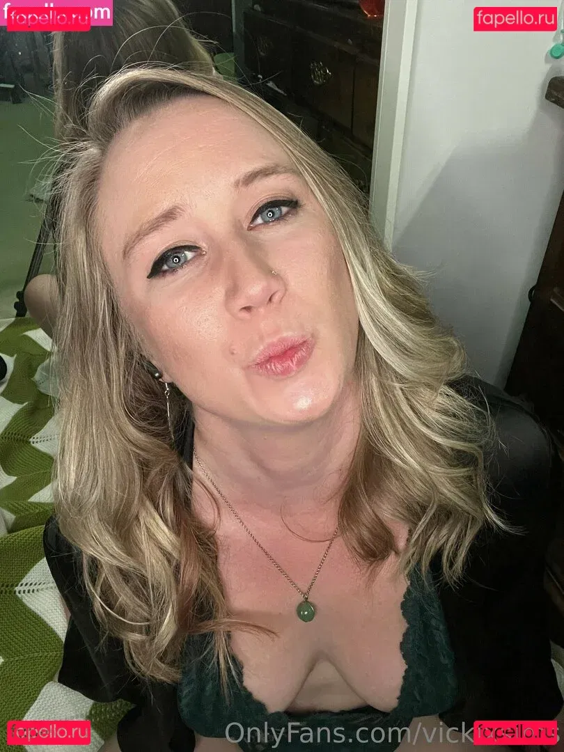 vickixsims Onlyfans Photo Gallery 