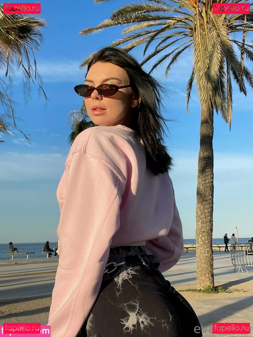 evasodaa Onlyfans Photo Gallery 