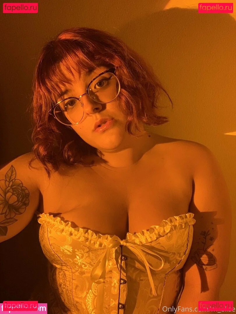m_elise Onlyfans Photo Gallery 