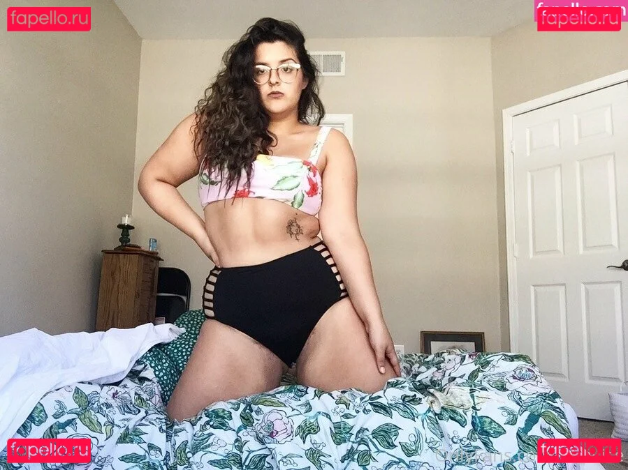 m_elise Onlyfans Photo Gallery 