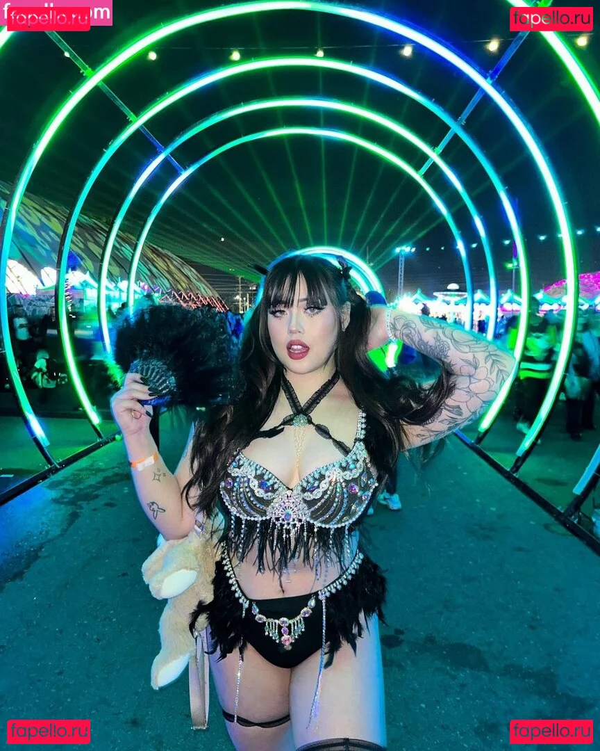 Ali Saengsavang Onlyfans Photo Gallery 