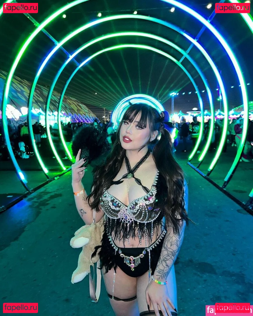 Ali Saengsavang Onlyfans Photo Gallery 