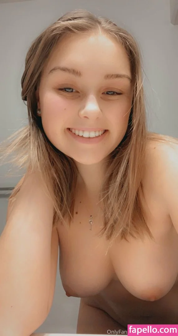 rosikarterkiss Onlyfans Photo Gallery 