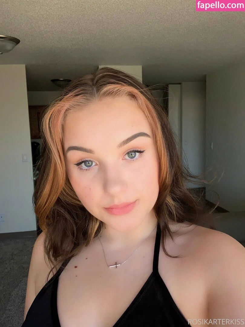 rosikarterkiss Onlyfans Photo Gallery 
