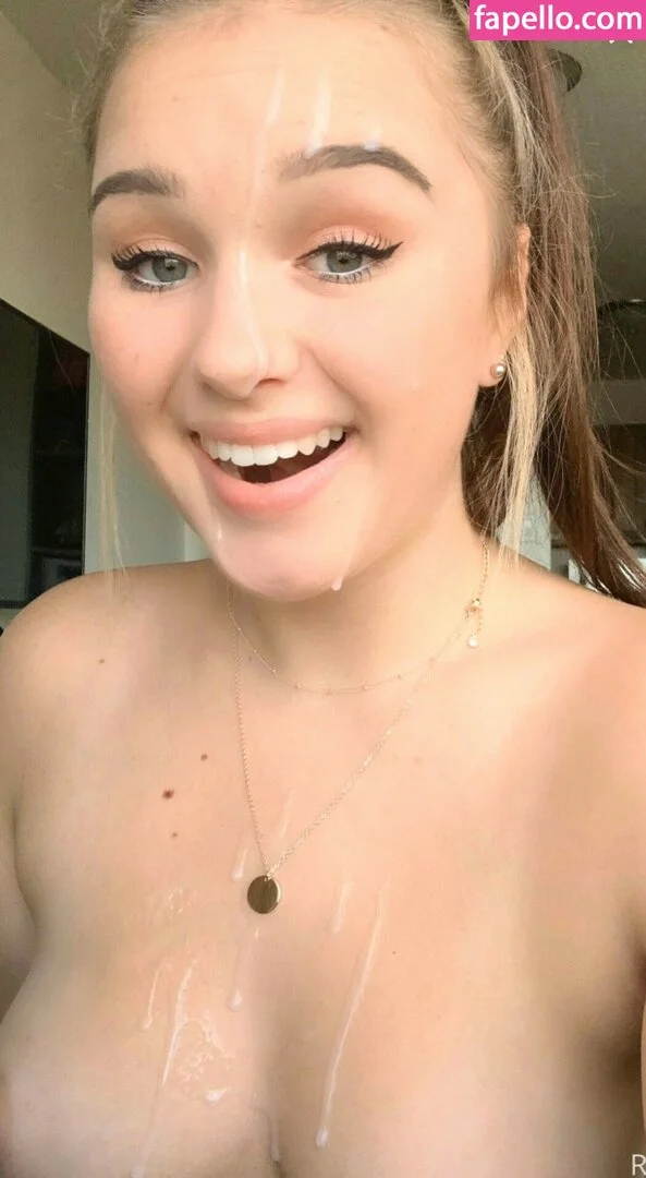 rosikarterkiss Onlyfans Photo Gallery 