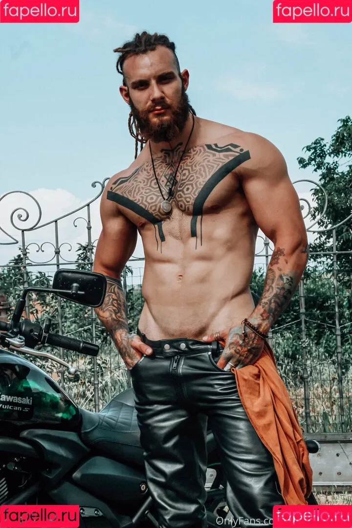 pervertmilan Onlyfans Photo Gallery 