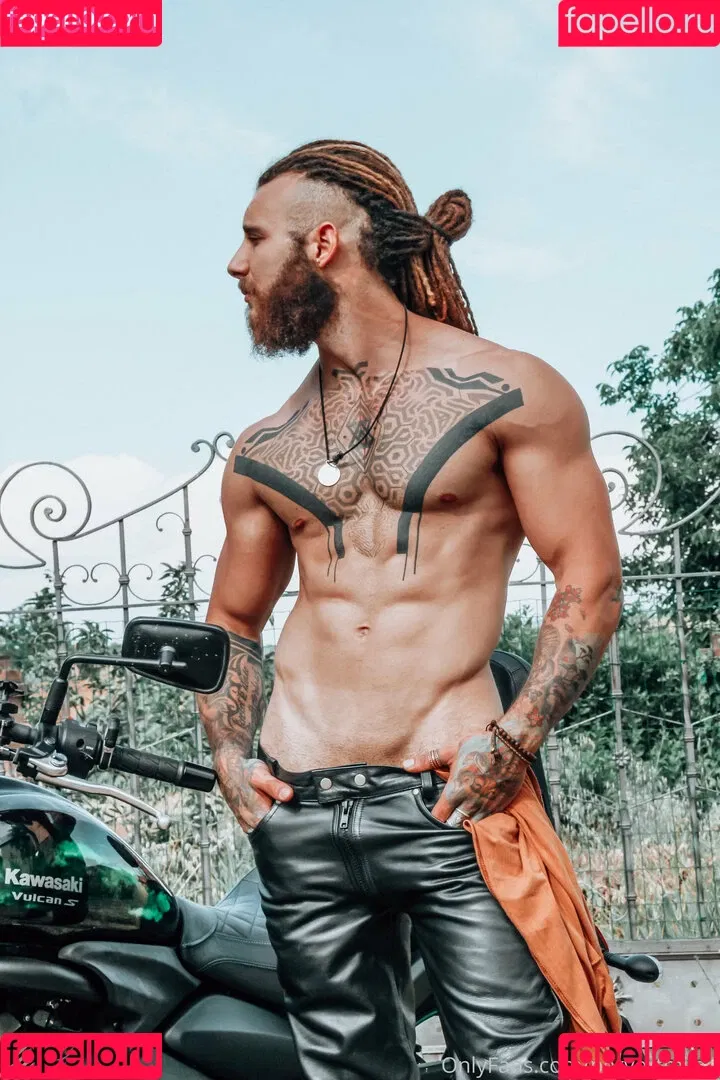 pervertmilan Onlyfans Photo Gallery 