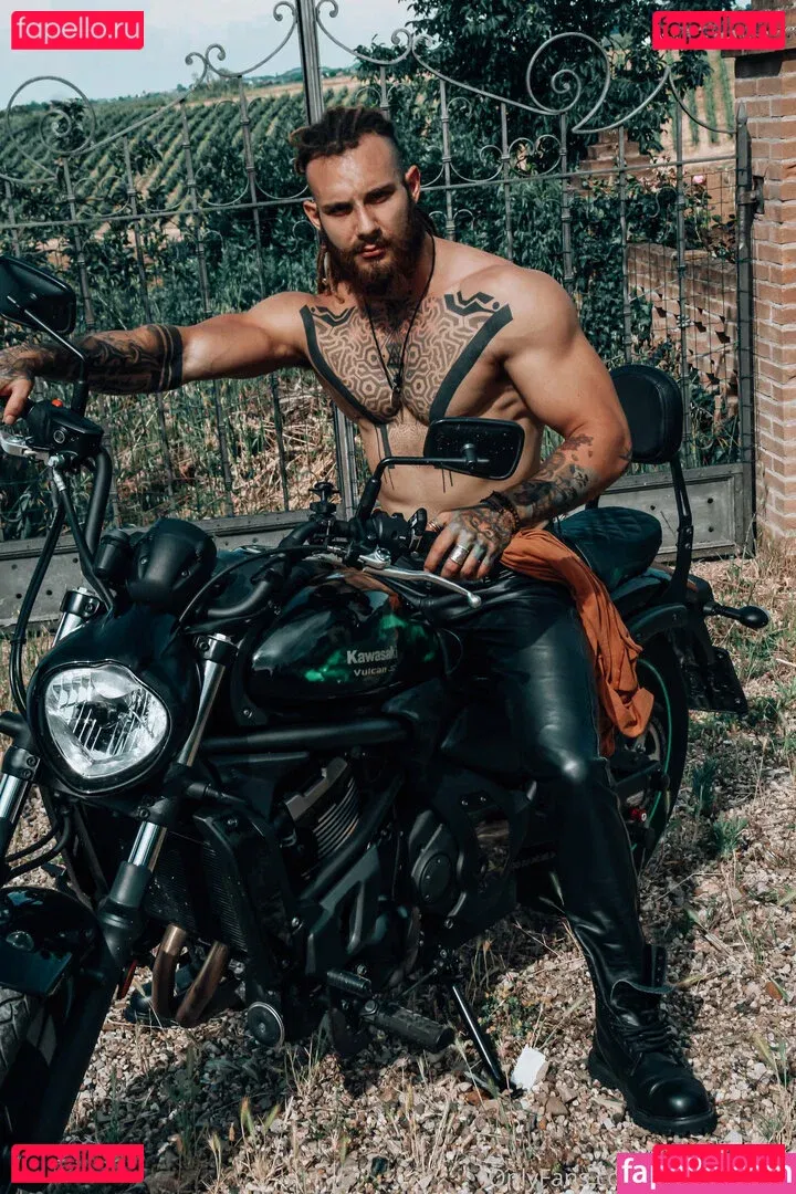 pervertmilan Onlyfans Photo Gallery 