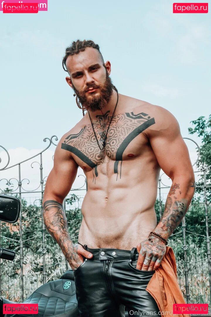 pervertmilan Onlyfans Photo Gallery 