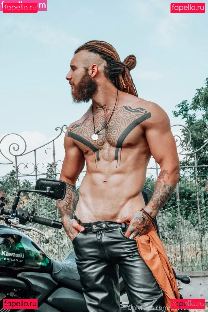 pervertmilan Onlyfans Photo Gallery 