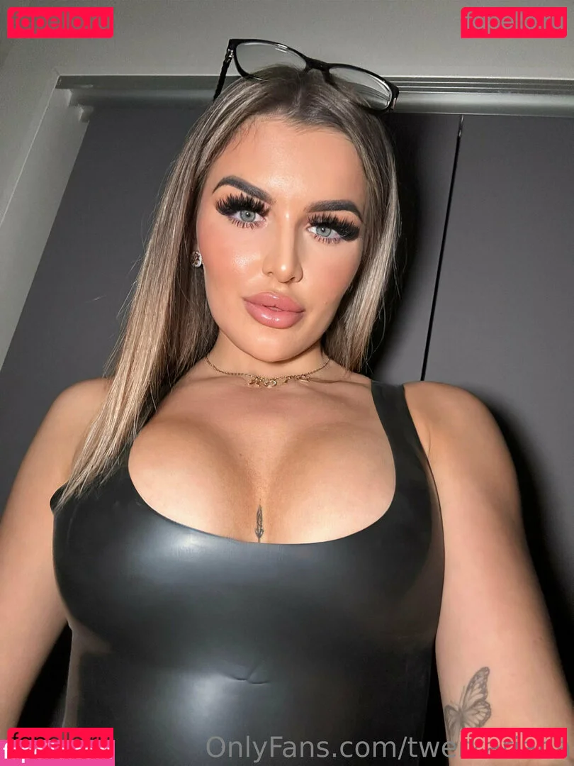 twerkariana Onlyfans Photo Gallery 