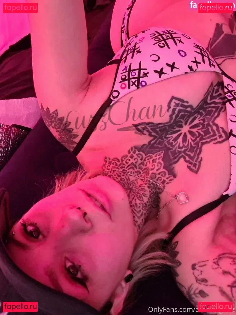Luzz_chan Onlyfans Photo Gallery 