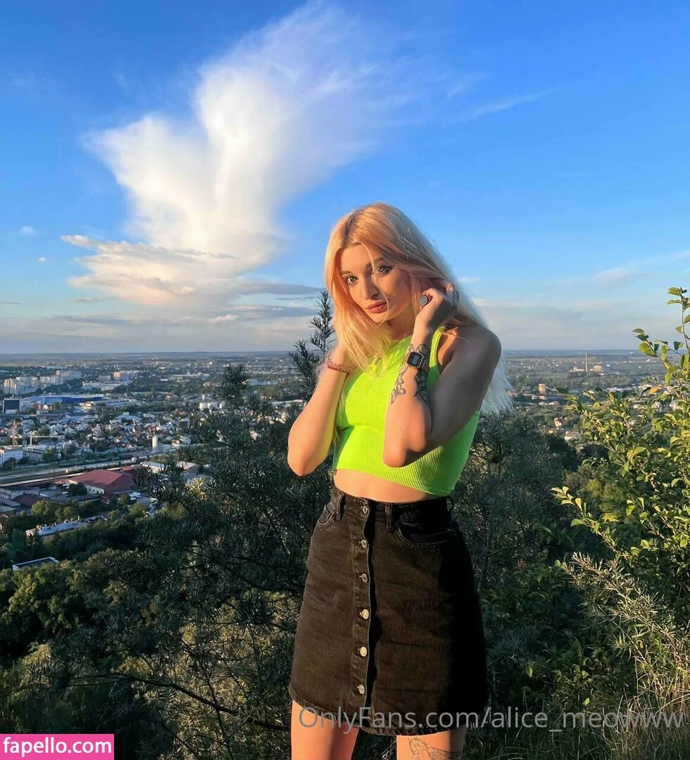 skinny_tyan Onlyfans Photo Gallery 