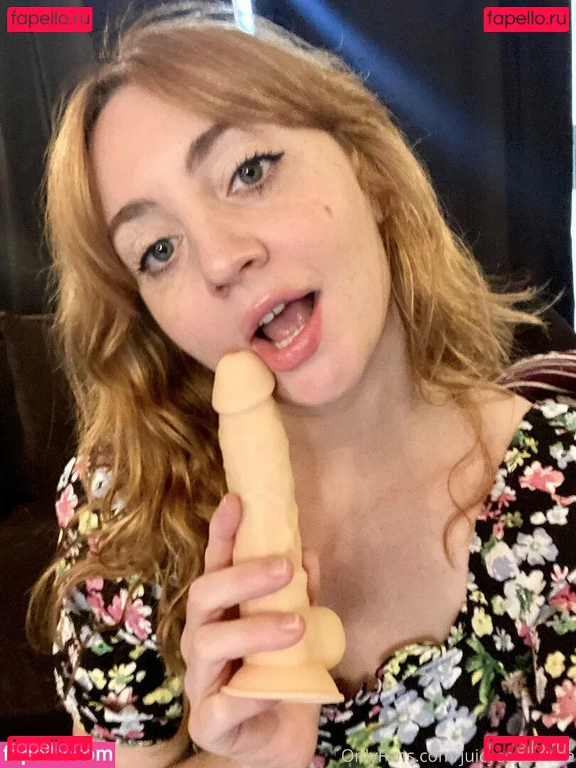 valeriehartxoxo Onlyfans Photo Gallery 