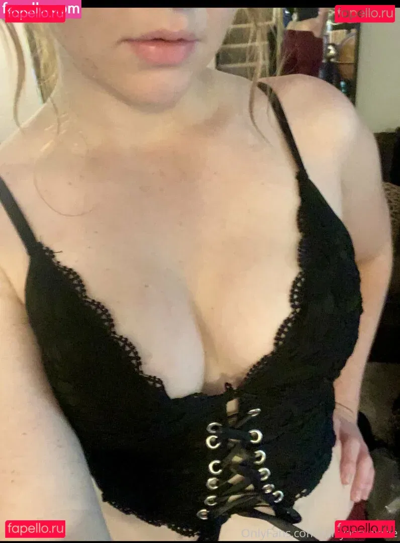 valeriehartxoxo Onlyfans Photo Gallery 