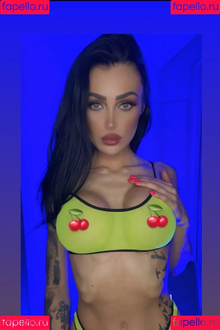 Selina Fox Onlyfans Photo Gallery 