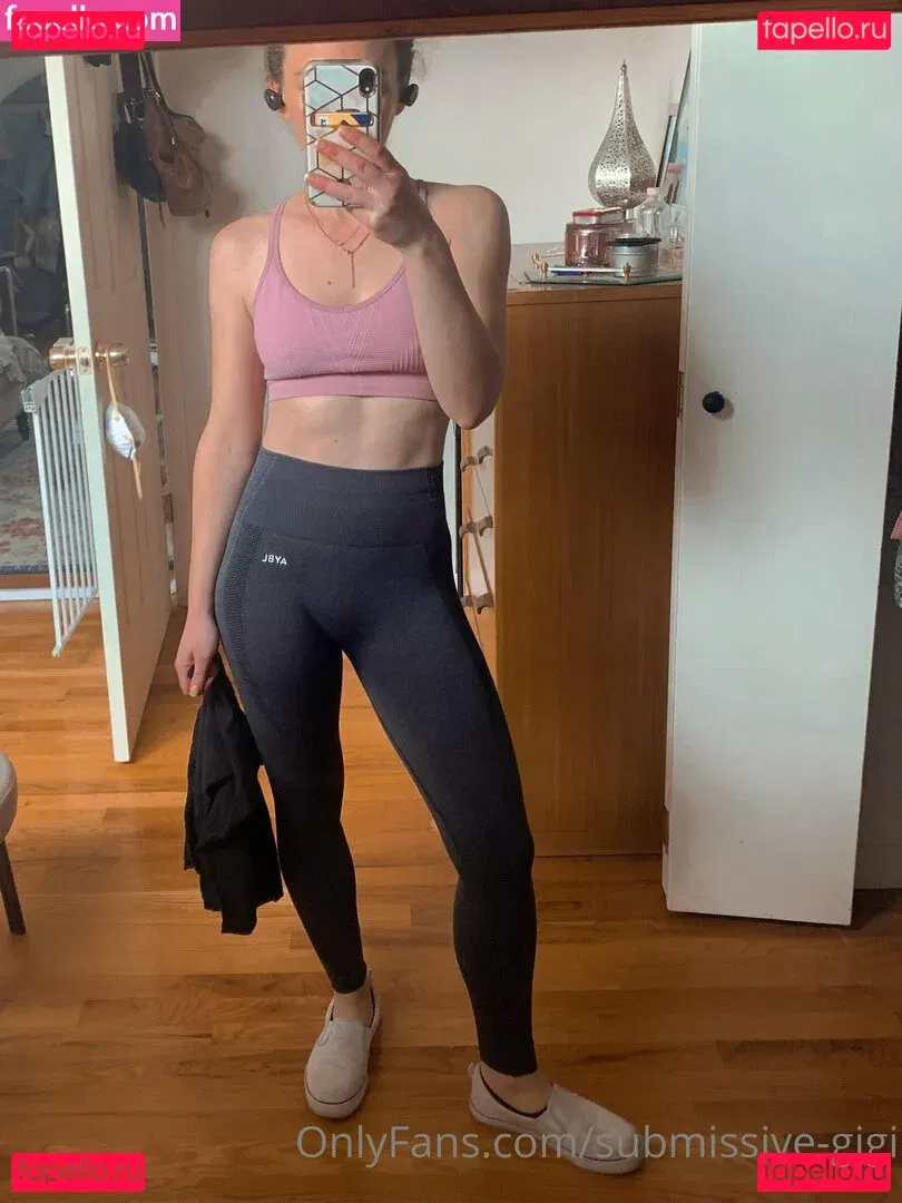 submissive-gigi Onlyfans Photo Gallery 