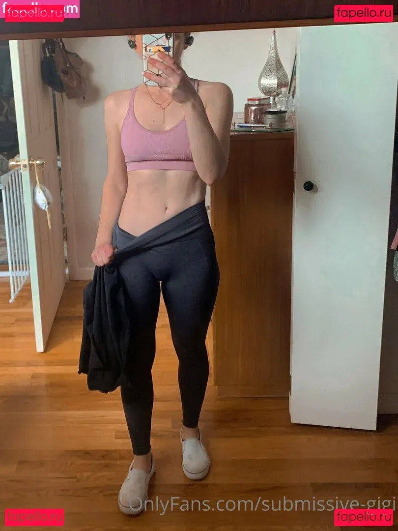 submissive-gigi Onlyfans Photo Gallery 