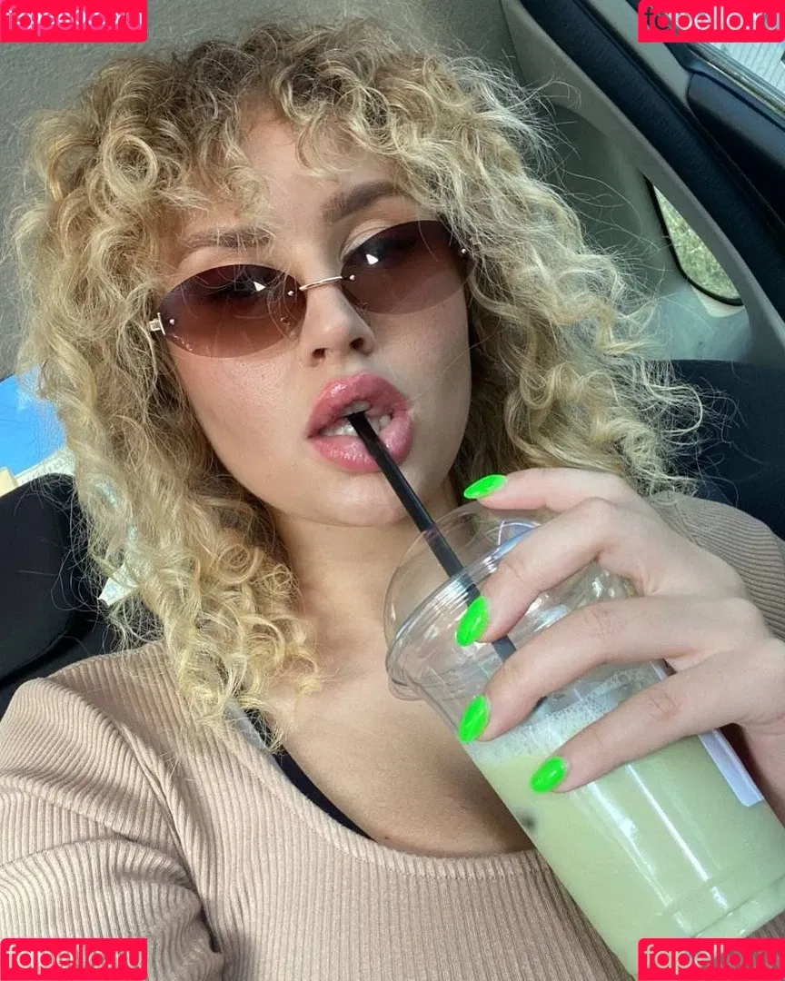 Merelin_ Onlyfans Photo Gallery 