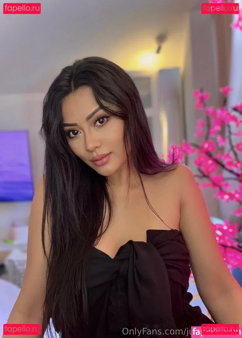 desbaby_1995 Onlyfans Photo Gallery 