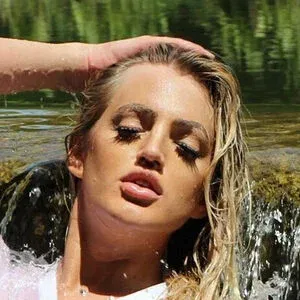 theeveemarie Onlyfans Photo Gallery 