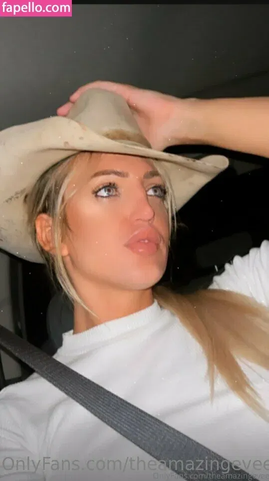 theeveemarie Onlyfans Photo Gallery 