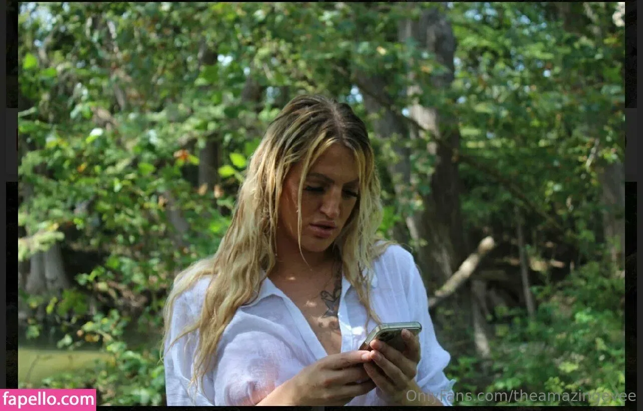 theeveemarie Onlyfans Photo Gallery 