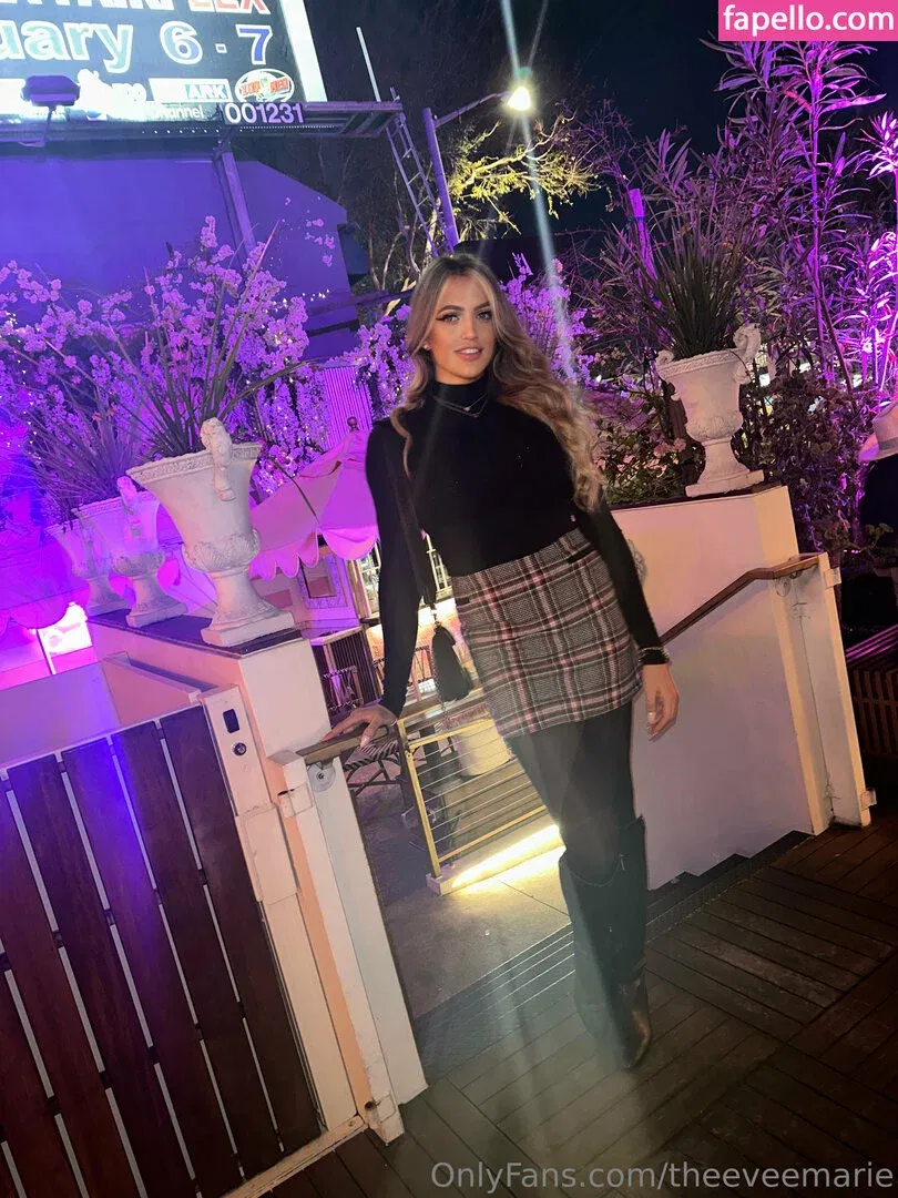 theeveemarie Onlyfans Photo Gallery 