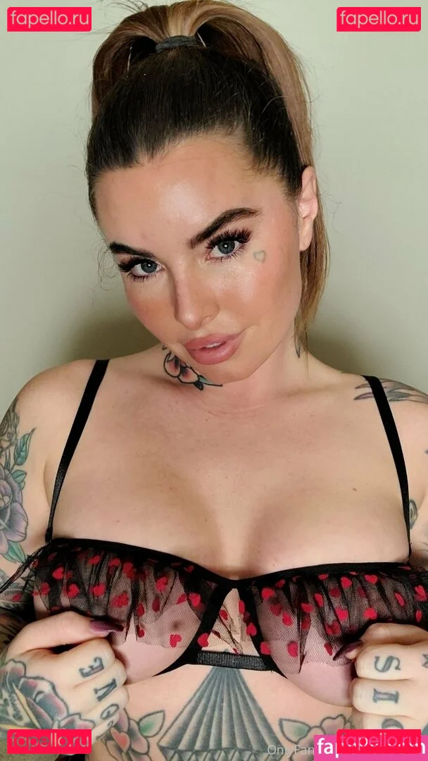 christymack Onlyfans Photo Gallery 