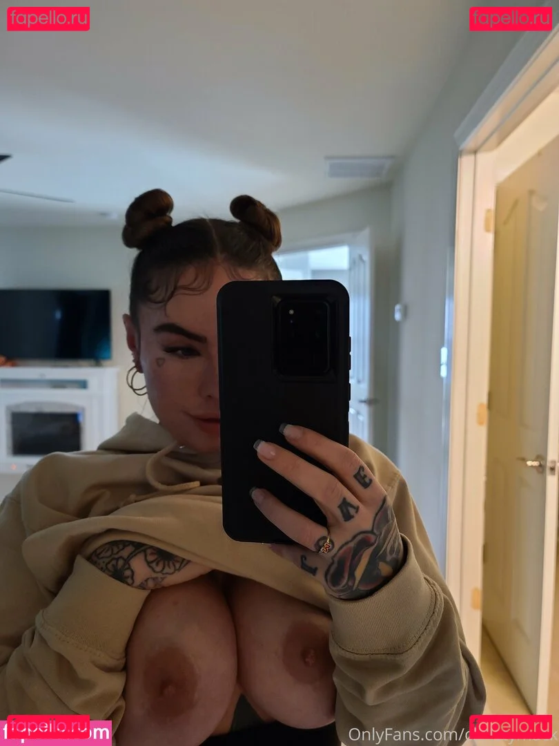 christymack Onlyfans Photo Gallery 