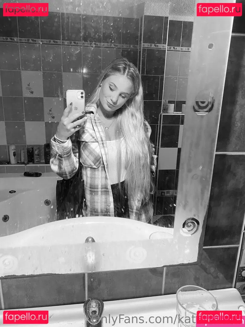 katemoonn Onlyfans Photo Gallery 