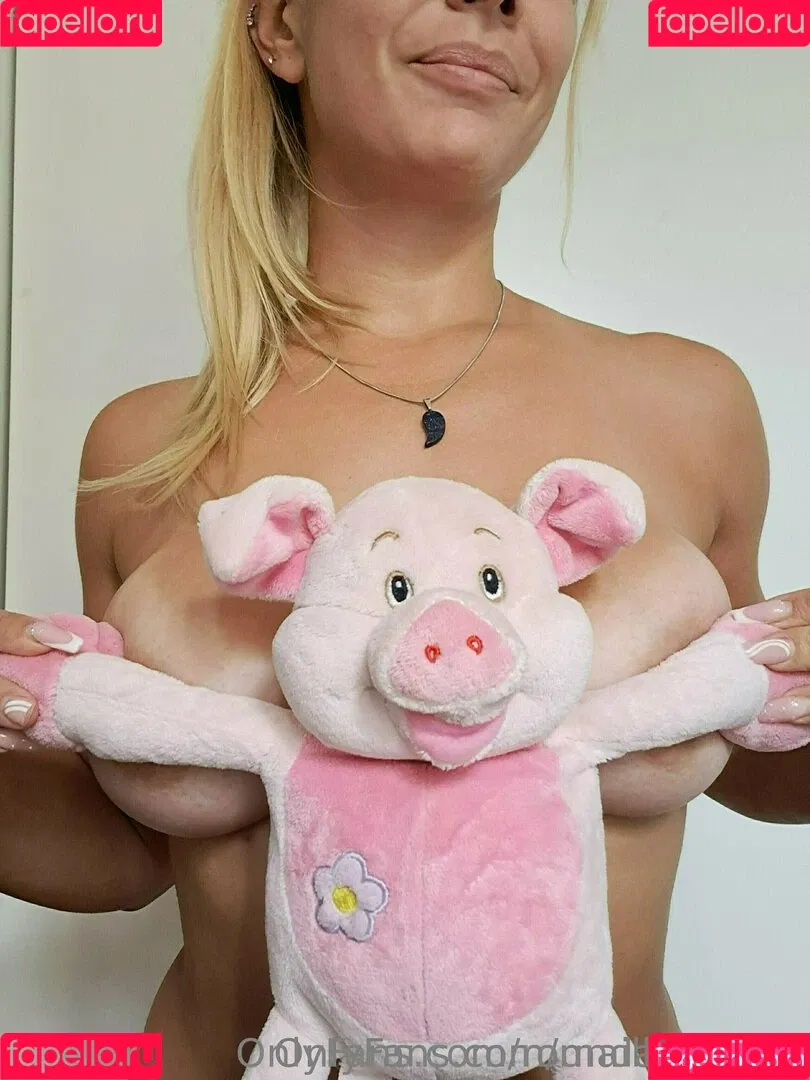 roundasthesky Onlyfans Photo Gallery 