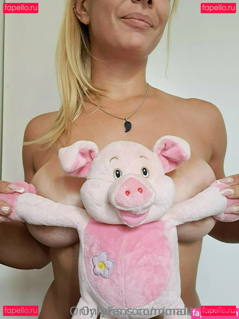 roundasthesky Onlyfans Photo Gallery 