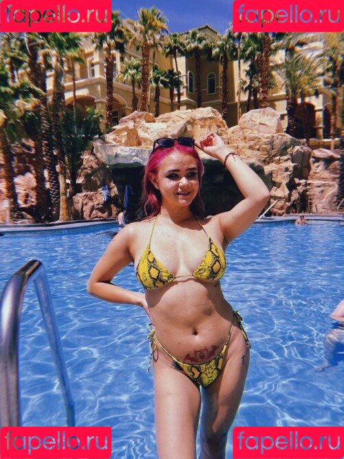 BassKitten Onlyfans Photo Gallery 