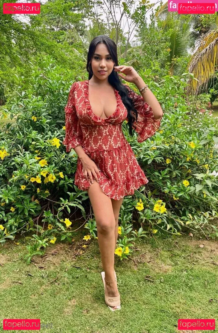 dalunasweet Onlyfans Photo Gallery 