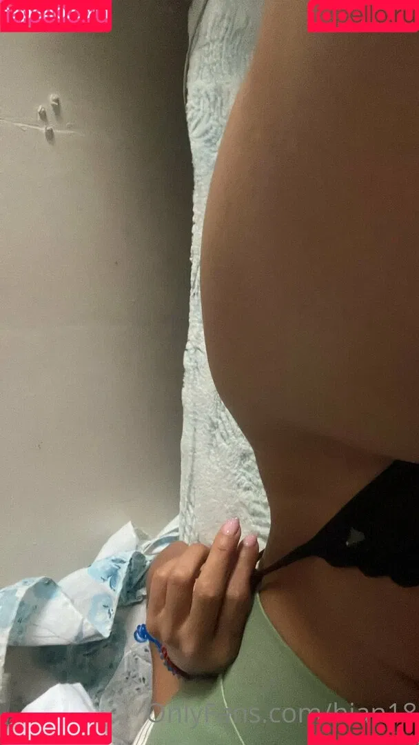 hian18 Onlyfans Photo Gallery 